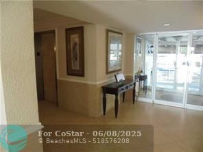Building Photo - 303 N Riverside Dr