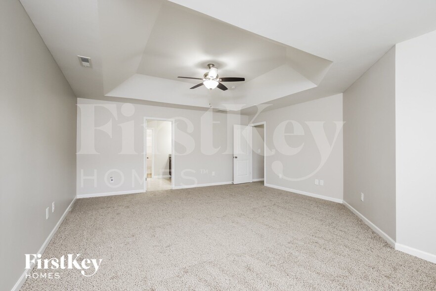 Building Photo - 3505 Panarama Dr