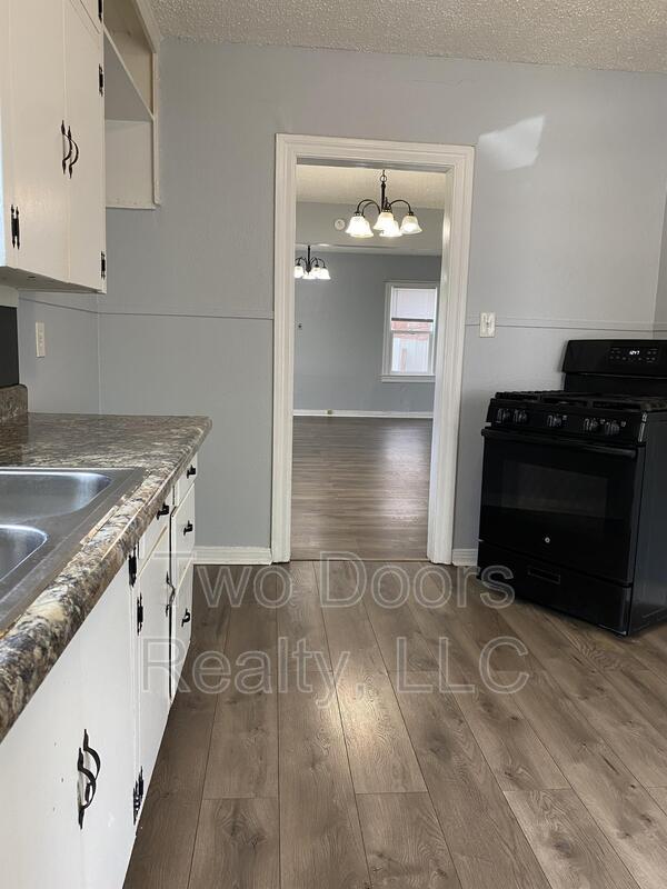 Building Photo - 632 SW 44th St