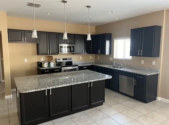 Building Photo - 23788 W Mohave St