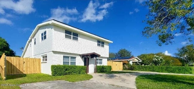 Building Photo - 746 Ironwood Dr