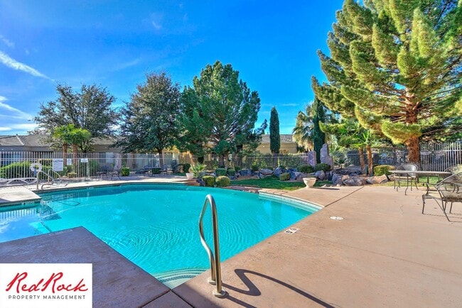 Building Photo - Remarkable 3 Bedroom Condo Next to Sunbroo...