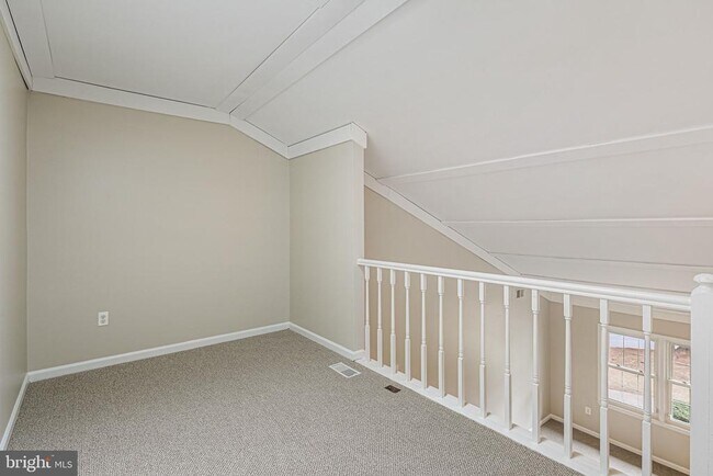 Building Photo - 13027 Shadyside Ln