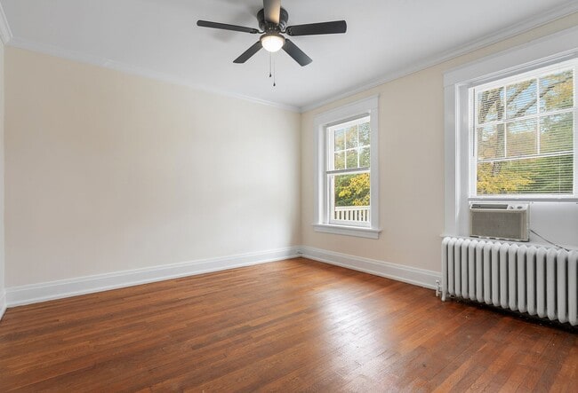 Building Photo - SPACIOUS 3 BEDROOM MUSEUM DISTRICT APARTMENT
