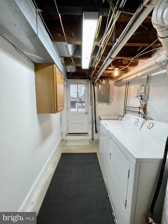 Building Photo - 119 E 11th Ave