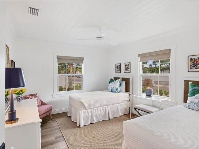 Building Photo - 2082 Webber St