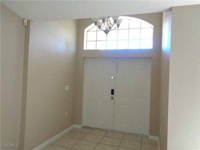 Building Photo - 2716 SW 12th Pl