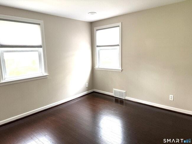 Building Photo - 28 Miamis Rd