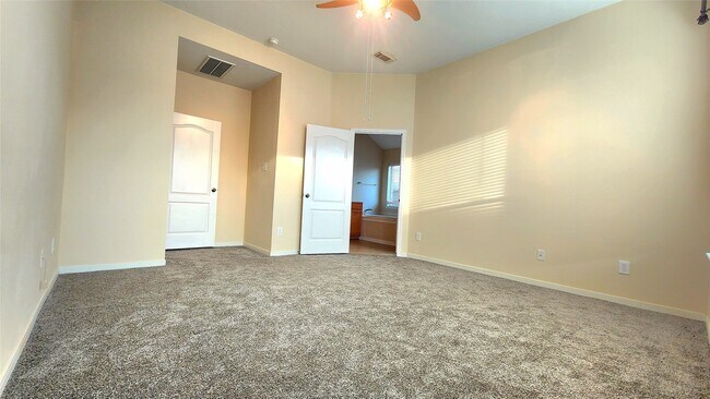 Building Photo - 3011 Sunchase Ct