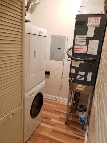 Building Photo - 234 N Broadway