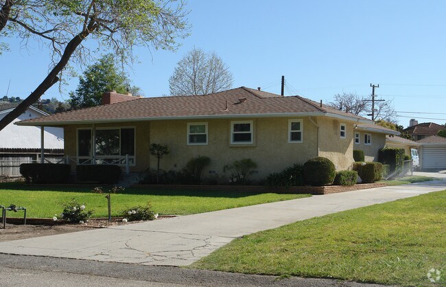 Building Photo - 2308 Barbara Dr