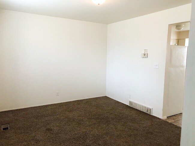 Building Photo - 1038 Cedar Ridge Rd