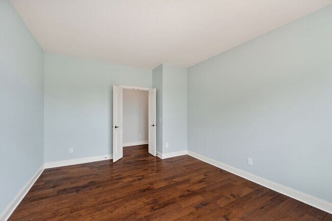 Building Photo - Modern Luxury with Waterfront Views in West Carmel