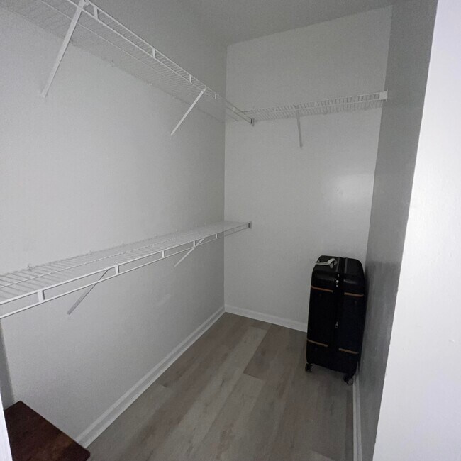 Building Photo - 2018 Alta Meadows Ln