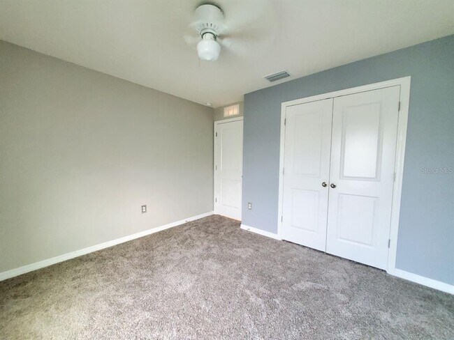 Building Photo - 1014 Golden Shiner Ave
