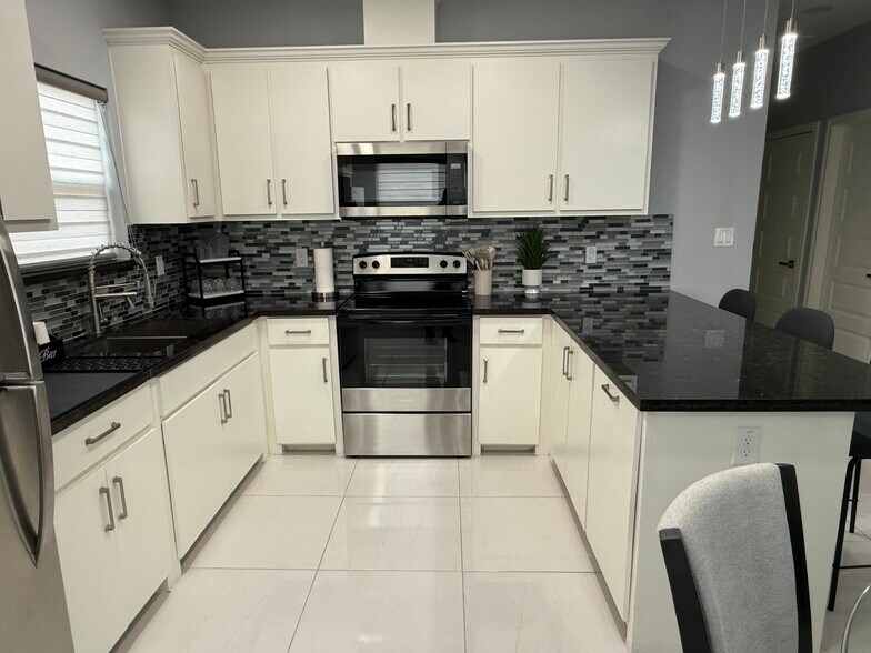 Building Photo - 2417 Indian Creek Ave