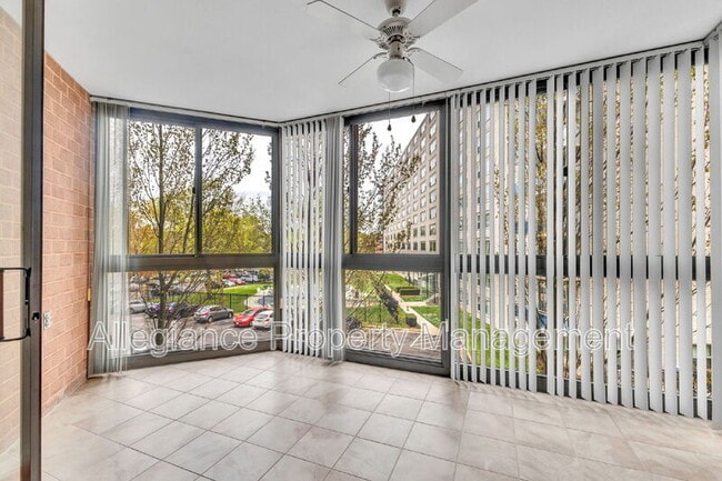 Building Photo - 1001 N Randolph St