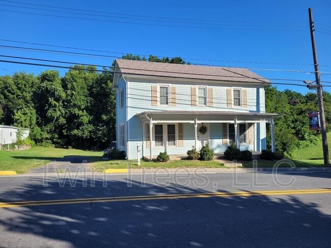 Primary Photo - 5739 Main St