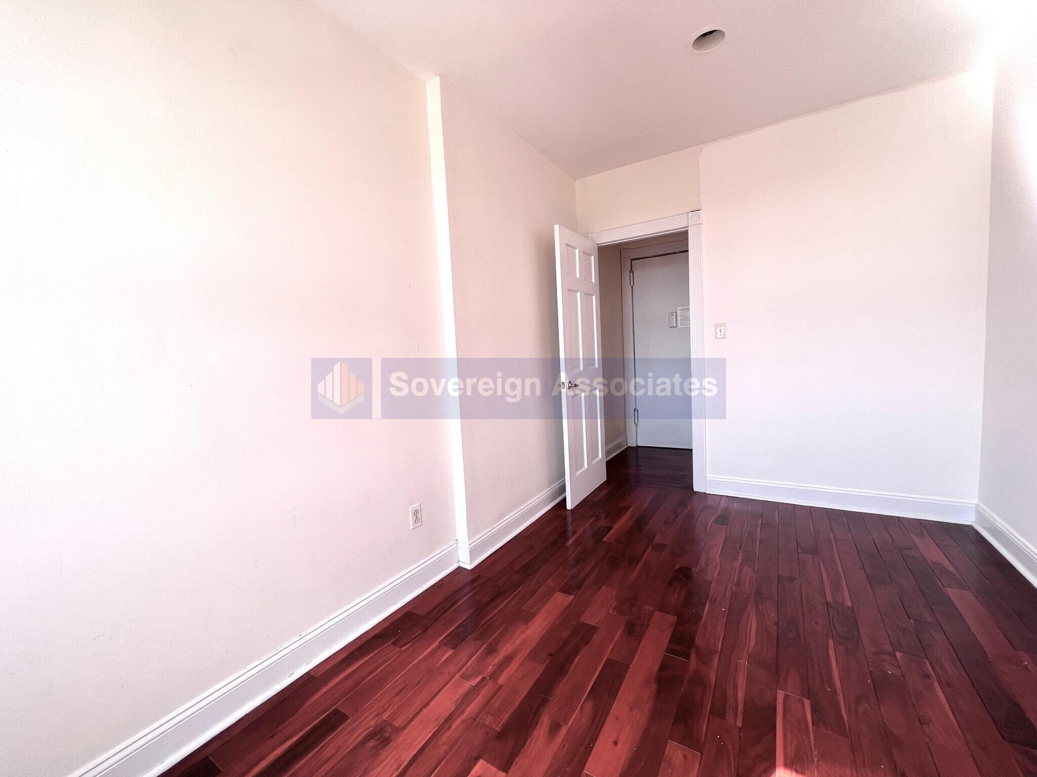 Building Photo - 20 Magaw Pl