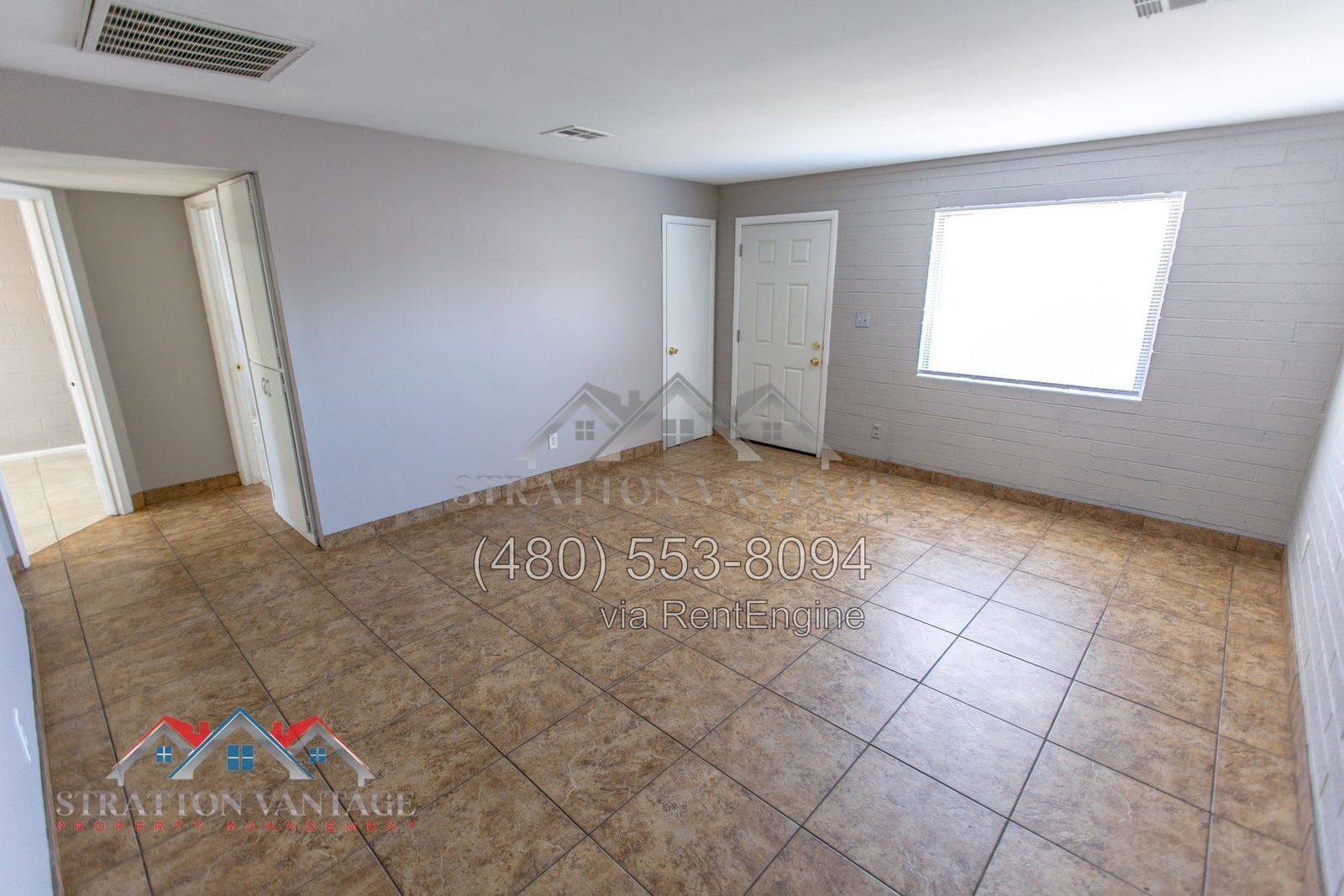 Building Photo - 2028 N 26th Pl