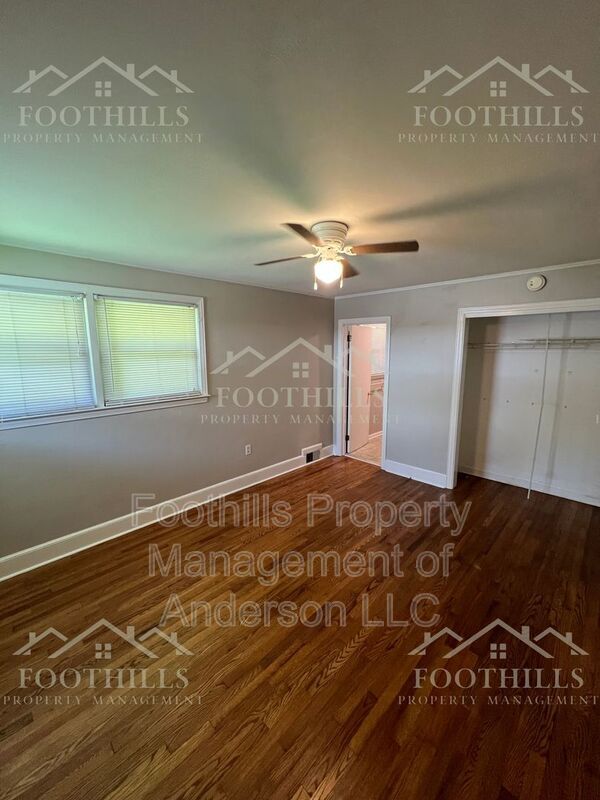 Building Photo - 502 Walden Pkwy
