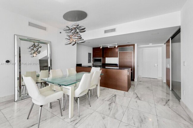 Building Photo - 465 Brickell Ave