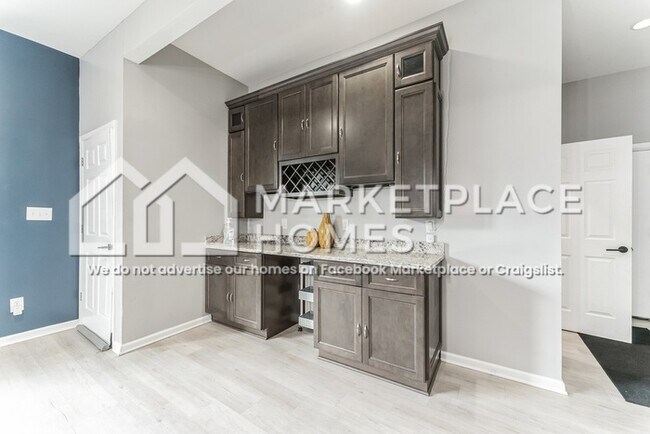 Building Photo - 1917 N College Ave