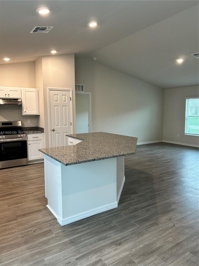 Building Photo - 3415 20th St W