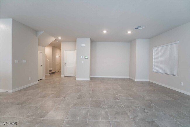 Building Photo - 3823 Corellia Ave