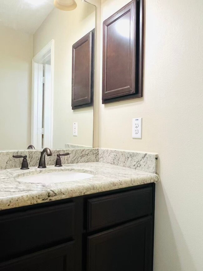 Building Photo - 14303 Tasmania Ct