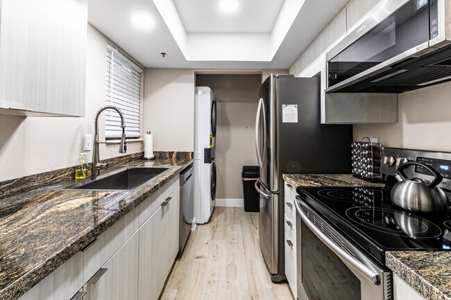 Building Photo - 6861 N 2200 W