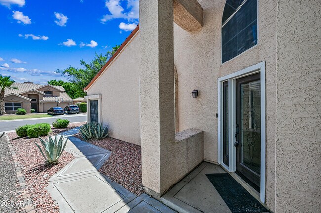 Building Photo - 3830 E Tanglewood Dr