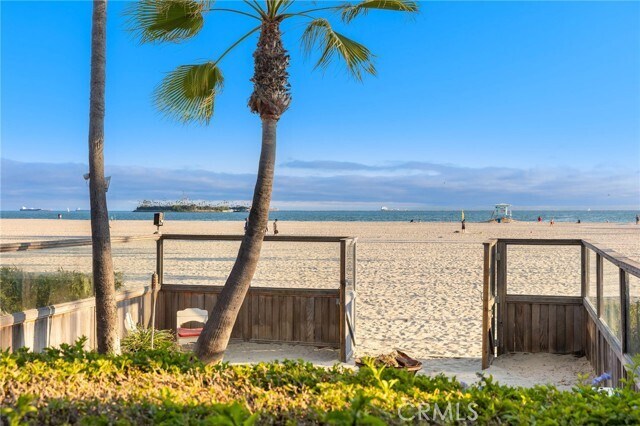 Building Photo - 5102 E Ocean Blvd