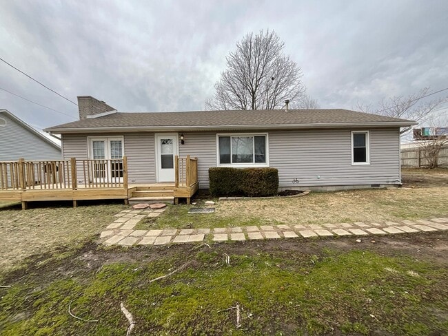 Primary Photo - COMING SOON: Nice and Open 3 Bed 1 Bath Ho...