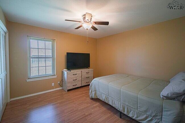 Building Photo - 1223 Amherst St