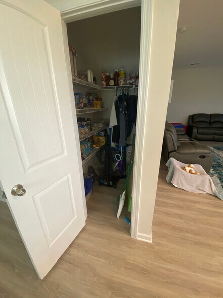 Building Photo - 1112 Sapphire Dr