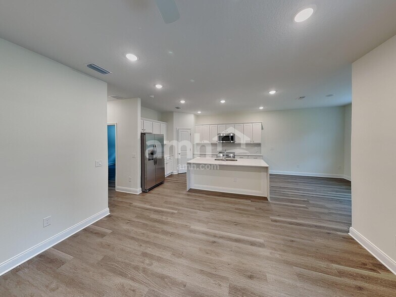 Building Photo - 5757 Oesterle Rd