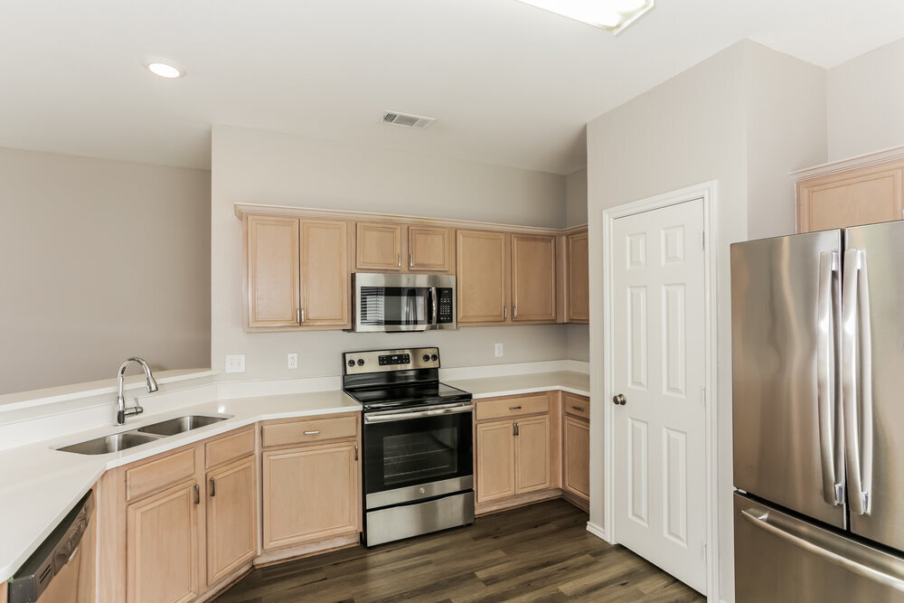 Building Photo - 2823 St Martin Dr
