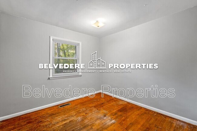 Building Photo - 504 Rosebriar Ct