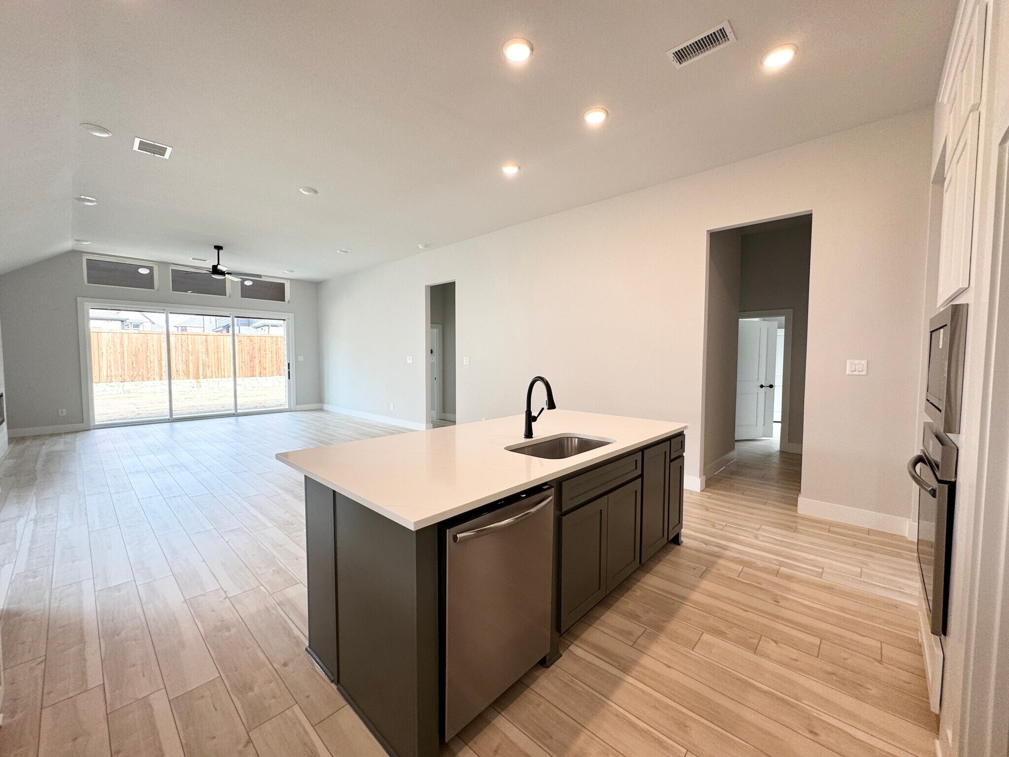 Building Photo - 6113 Tahoe Winds Dr