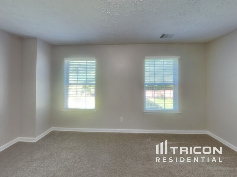 Building Photo - 125 Addy Ln