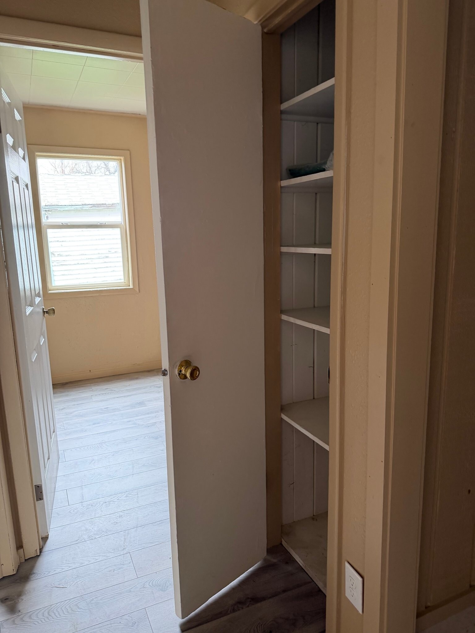 Building Photo - 713 S Billings Blvd