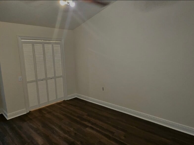 Building Photo - 1131 Camaree Pl