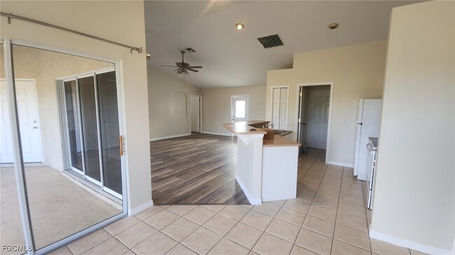 Building Photo - 923 SW 33rd Terrace