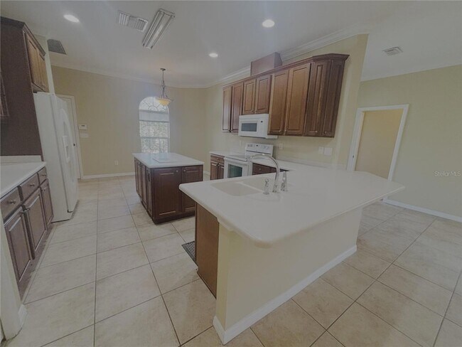 Building Photo - 4940 SW 63rd Loop