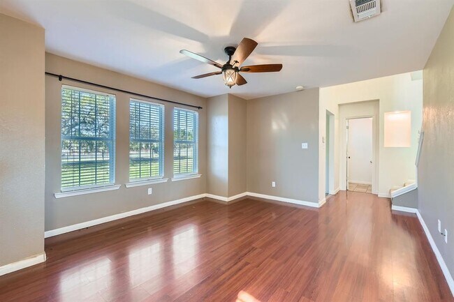 Building Photo - 13003 S Madrone Trail