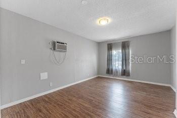 Building Photo - 450 Longwood Cir