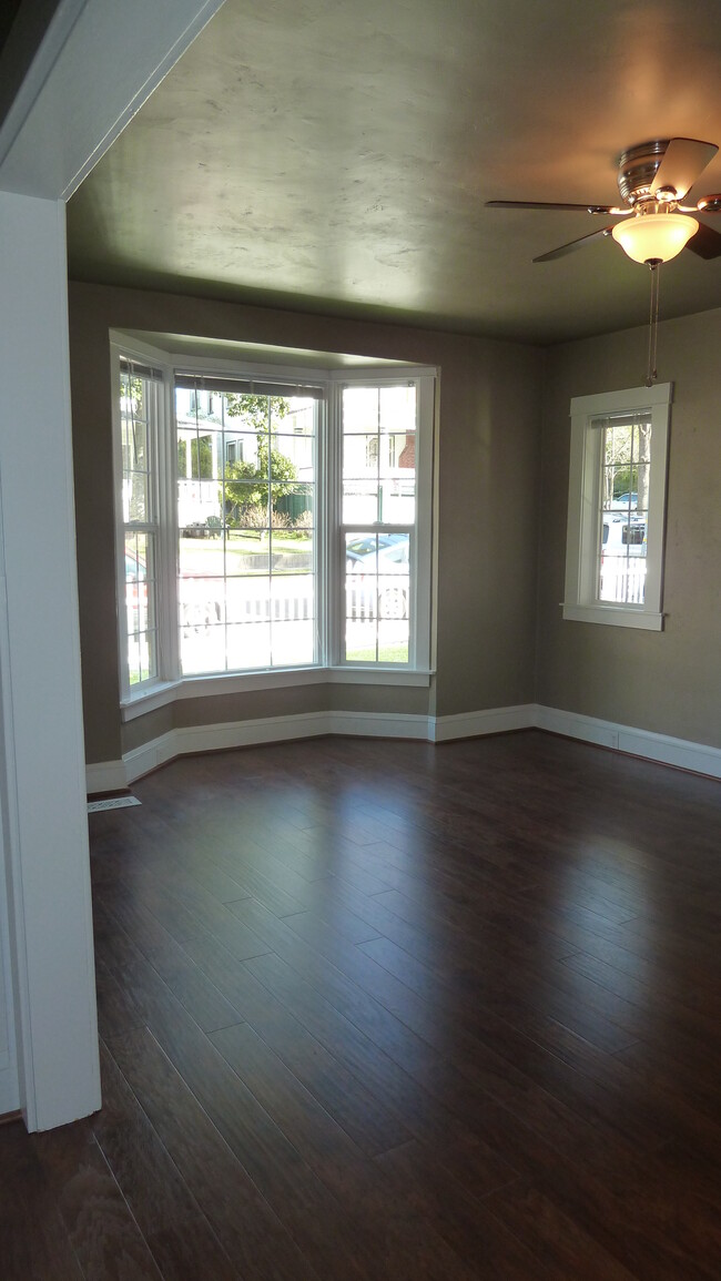 Living room - 170 Finley St