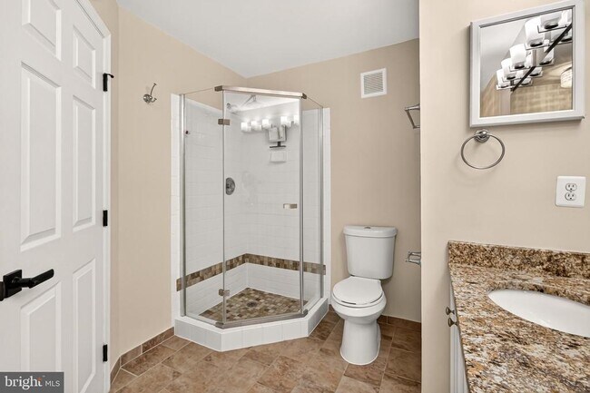 Building Photo - 6126 Madison Crest Ct