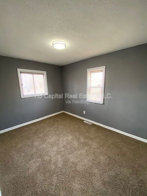 Building Photo - 8 Briarcliff Dr